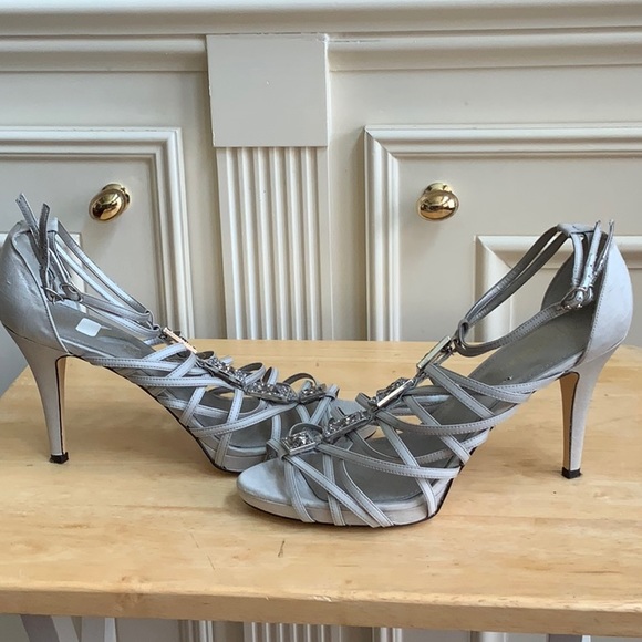 Shoes - Picture 2 of 4